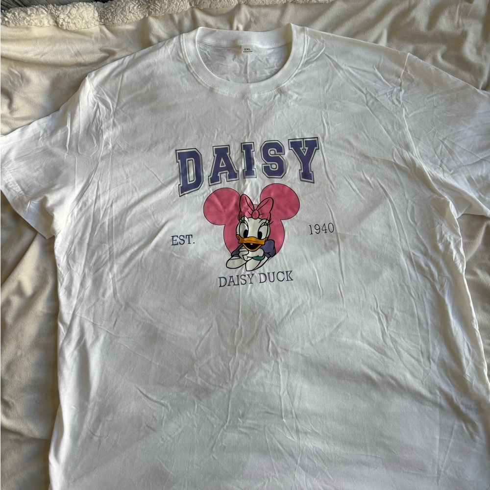 Disney Daisy Duck White T-Shirt - Woman’s 2XL
